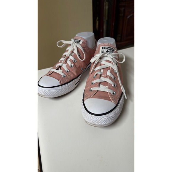 Converse all Star Low Top Chuck Taylor Sneakers pink Women's Size 9.5/M 7.5 - Picture 1 of 9